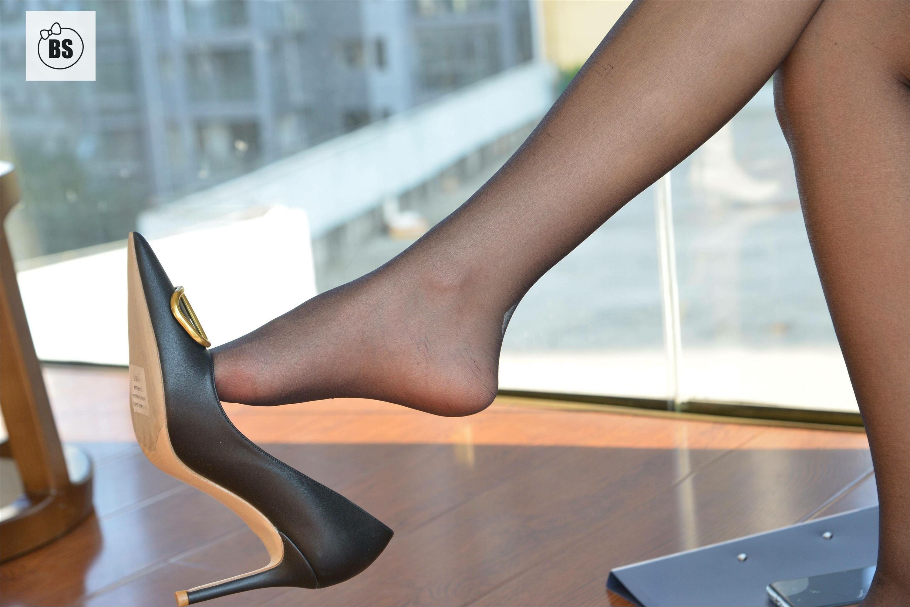 我丝你想 MX012 美西 新来的女助理2